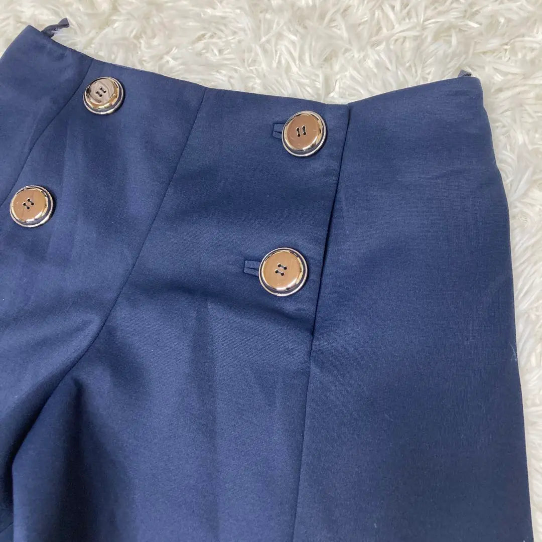 ✨ PRADA ✨ Pantalones cortos Prada con ajuste de metal azul marino, talla S