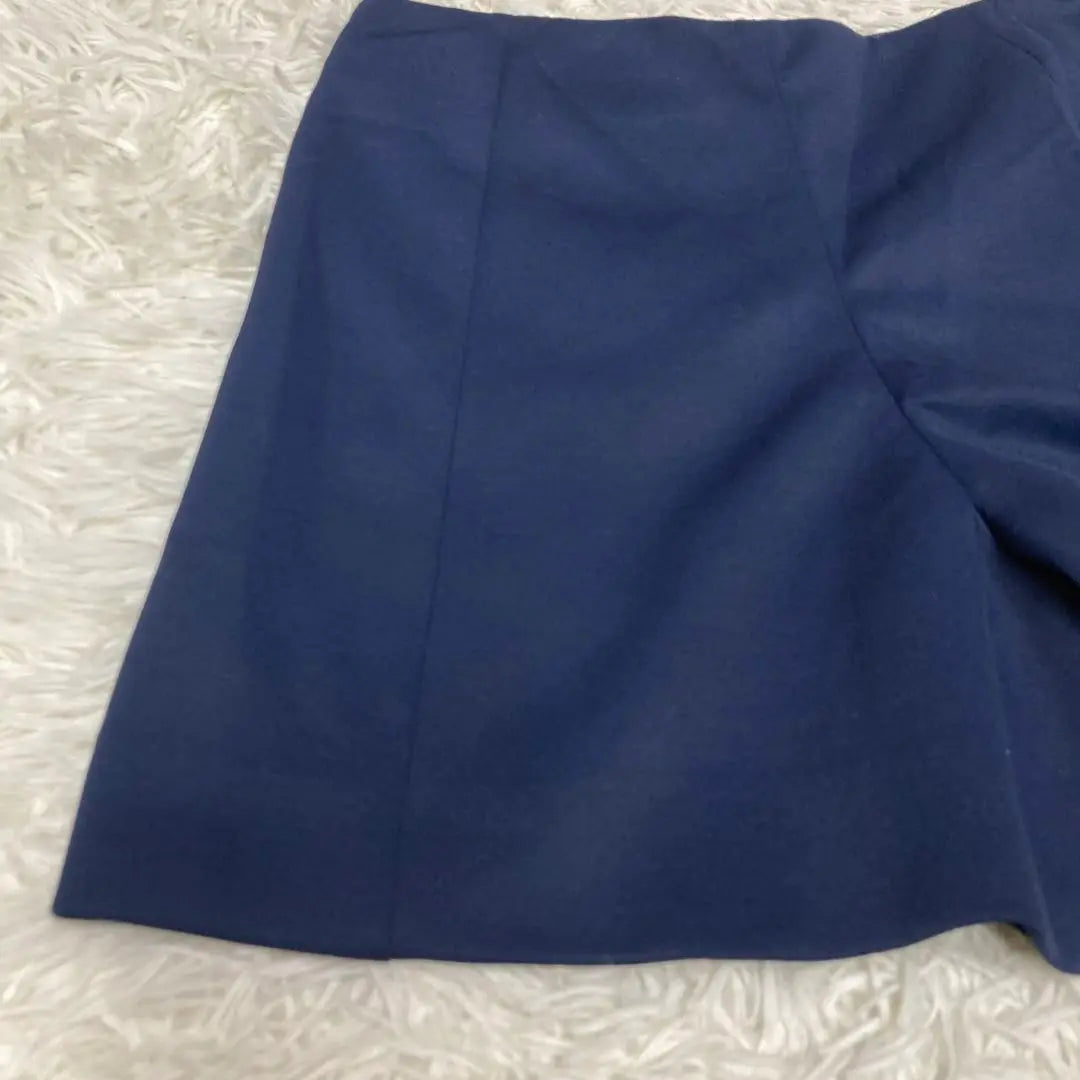 ✨ PRADA ✨ Pantalones cortos Prada con ajuste de metal azul marino, talla S