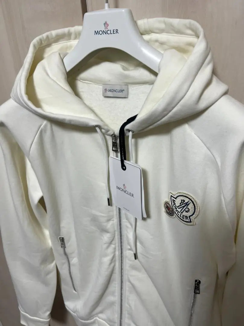 Brand new and unused, guaranteed to be authentic ☆ MONCLER double patch parka XXL Ivory