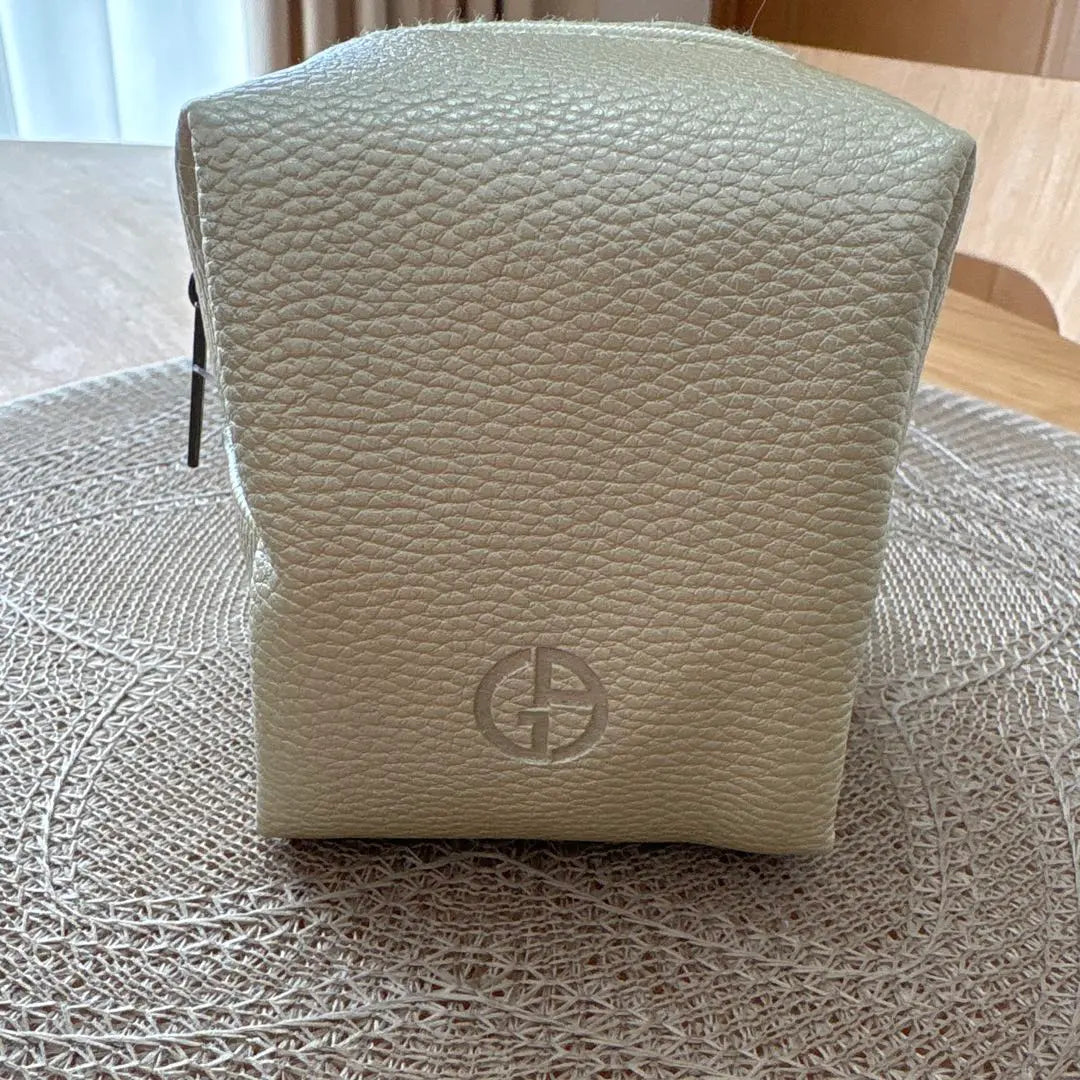 [Etihad Airlines Collaboration] Giorgio Armani Business Class Amenity Pouch