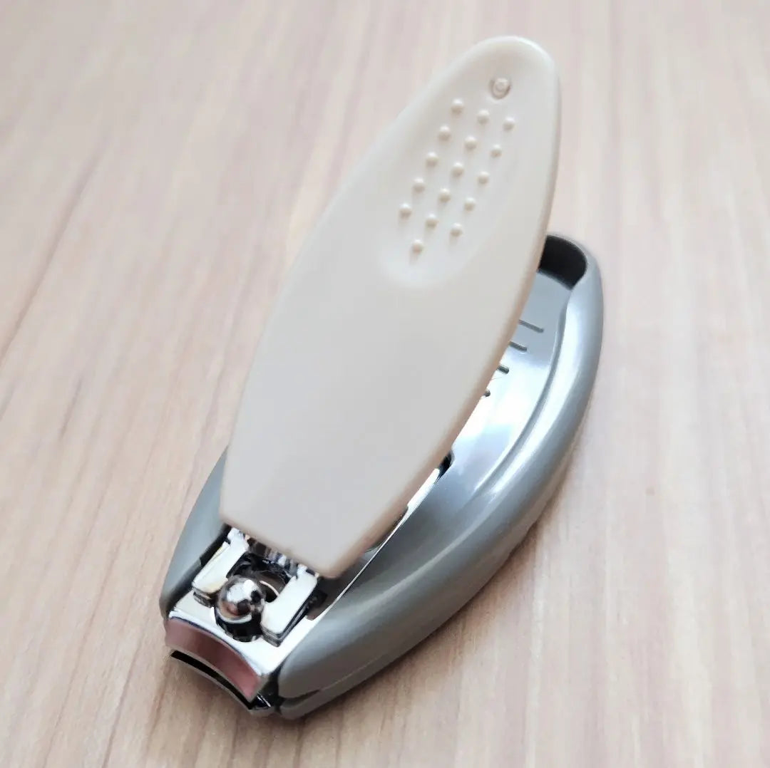 Nail clipper set with file /3