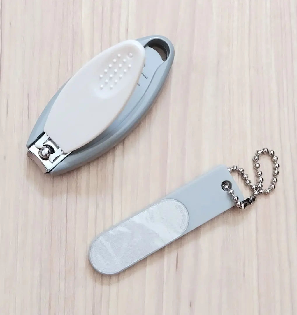 Nail clipper set with file /3