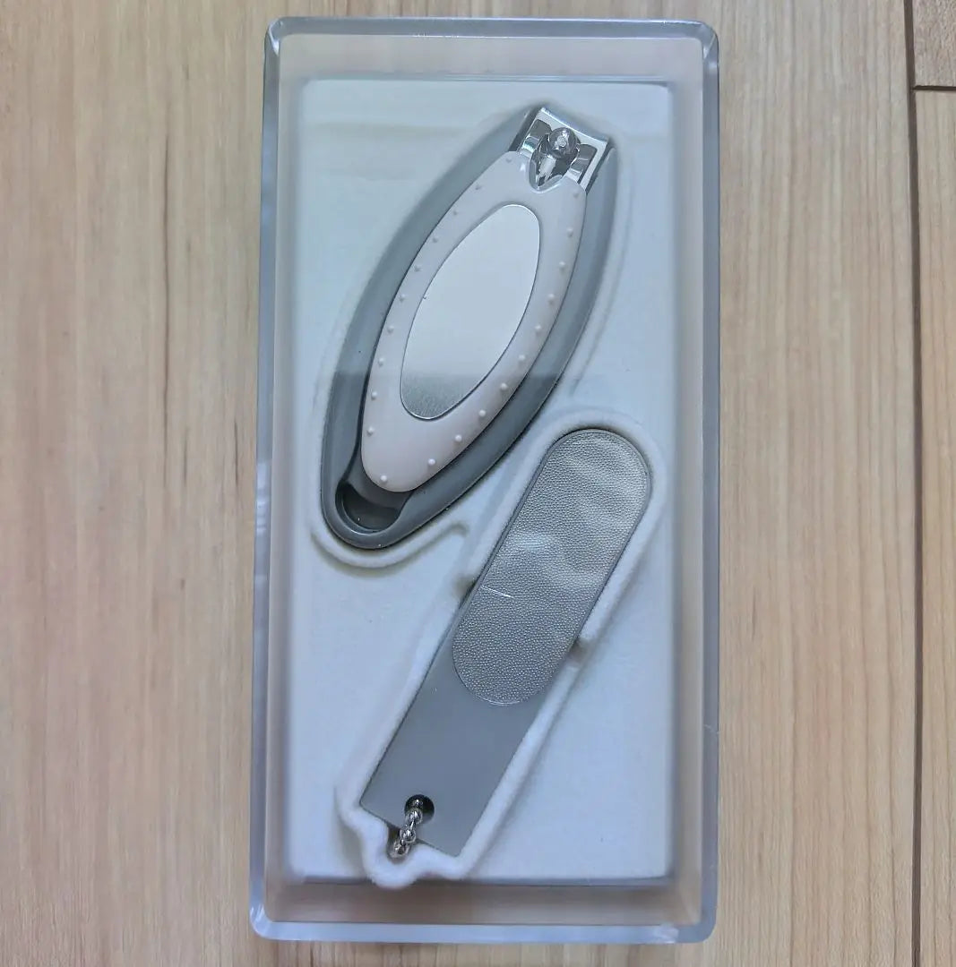 Nail clipper set with file /3