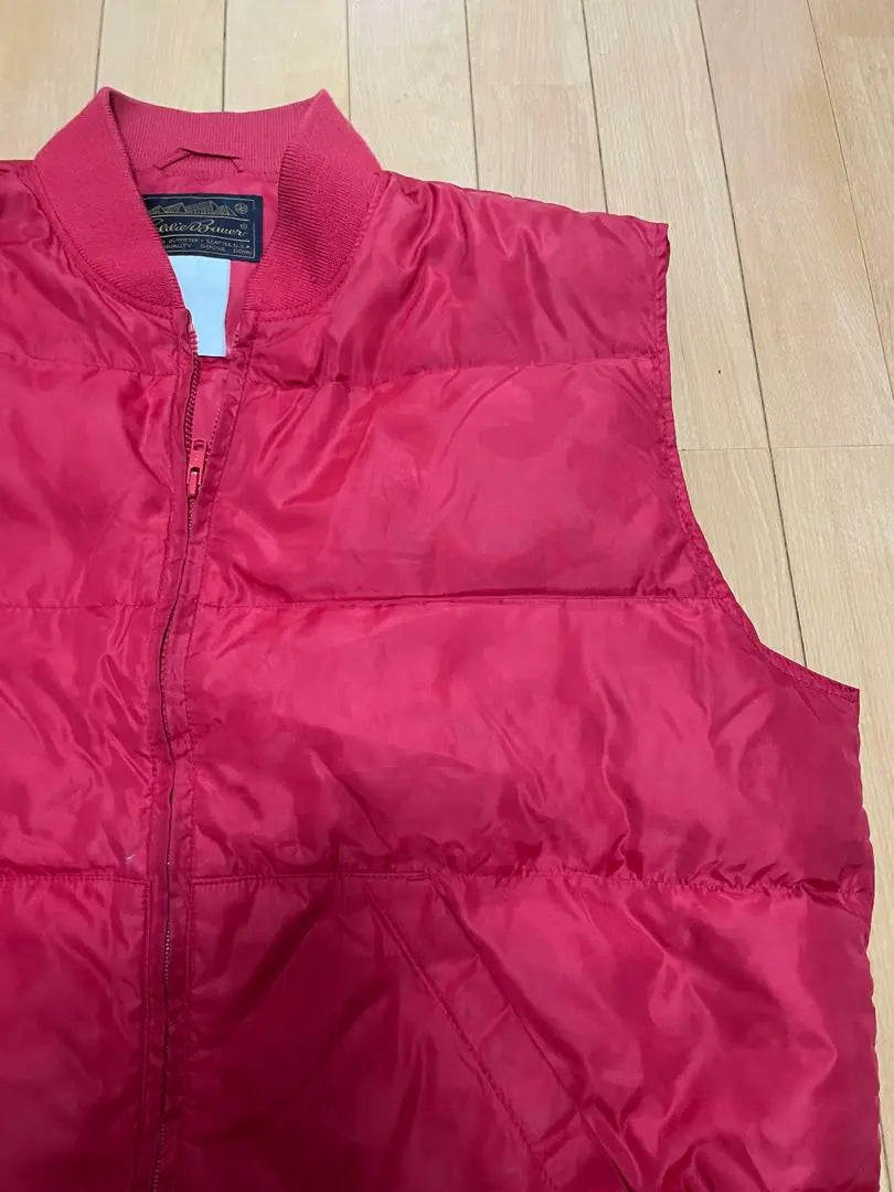 Chaleco de plumón de nailon rojo bermellón con etiqueta negra de Eddie Bauer de los años 70-80 | Eddie Bauer de los 70 y 80