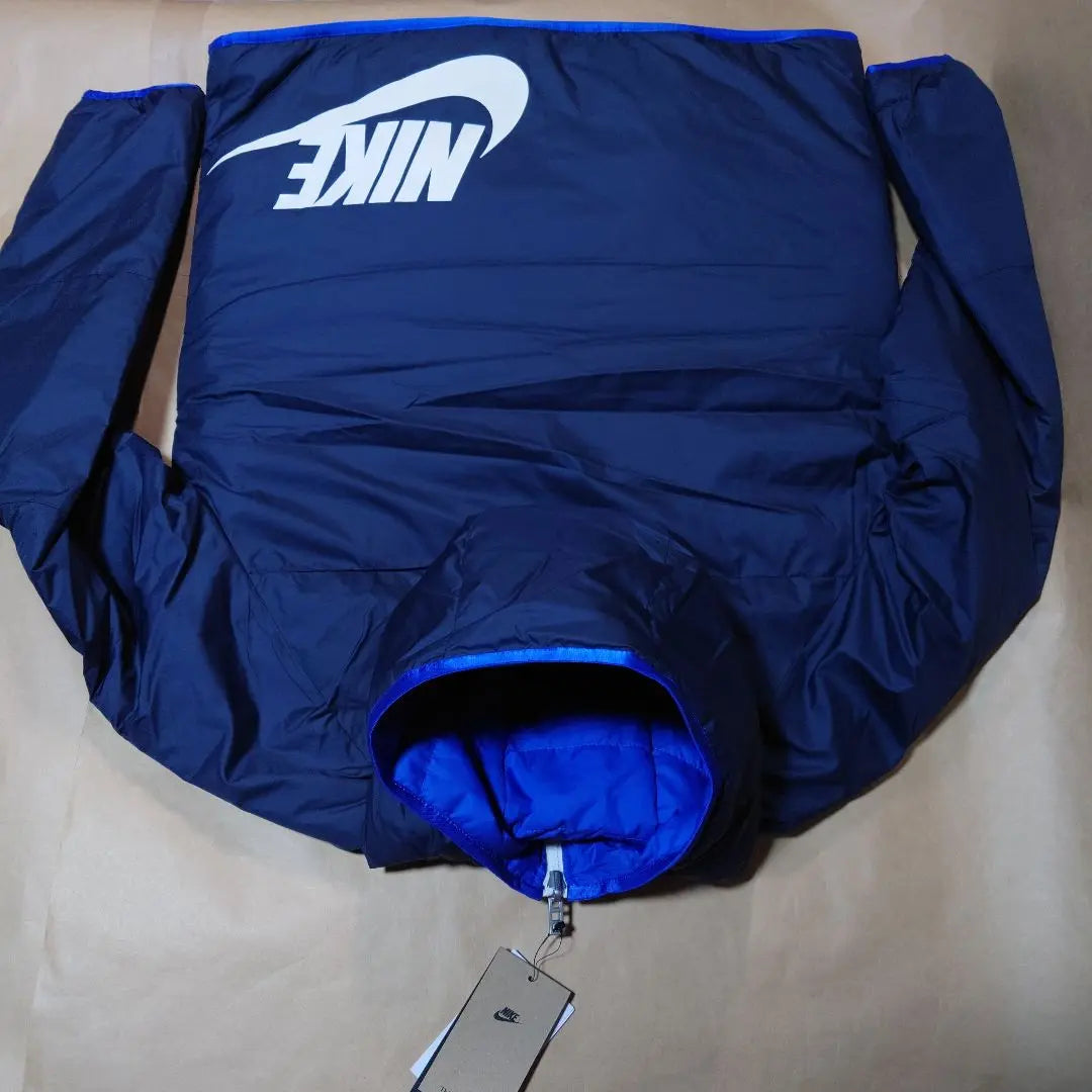 Nike: Men: Size L: Therma-FIT Reversible Hooded Jacket