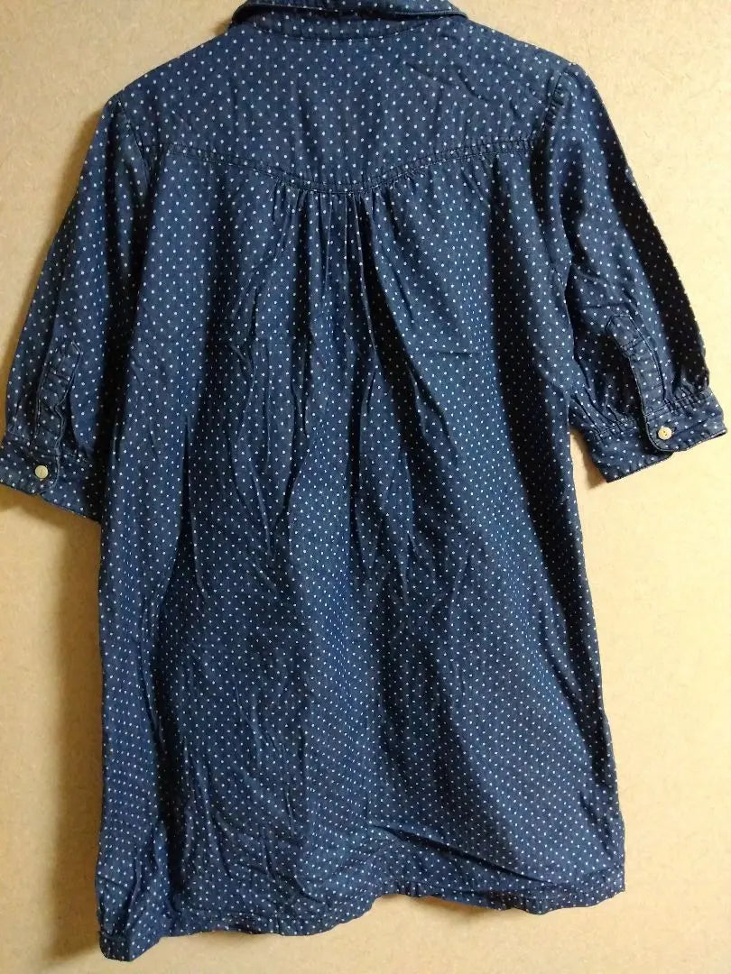 Vestido túnica color denim estampado de lunares con bata fina de chocolate