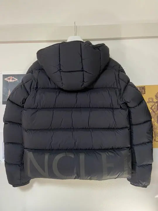 [Nuevo] Chaqueta de plumas MONCLER sin usar