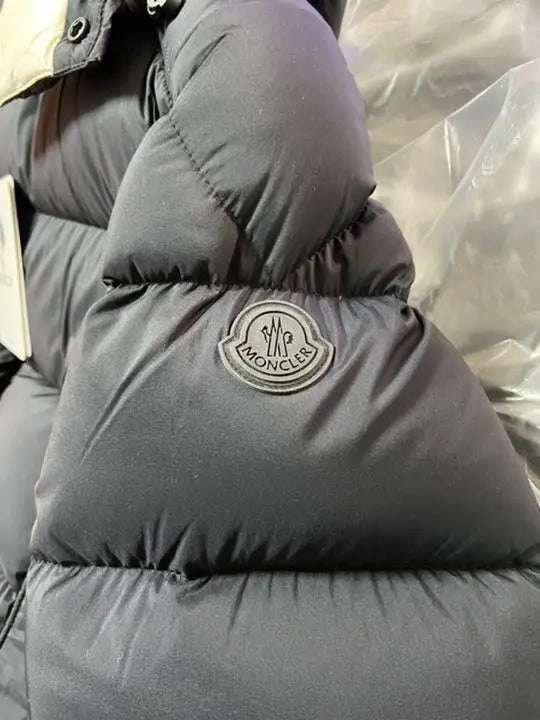 [Nuevo] Chaqueta de plumas MONCLER sin usar