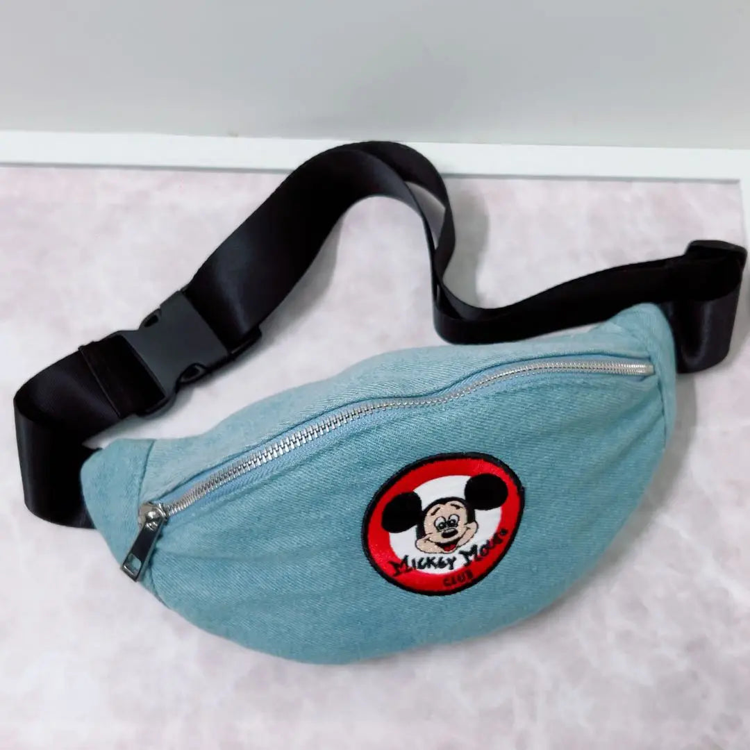 Bolsa para el cuerpo de Mickey Mouse de Disney, de mezclilla, de Disney Store, edición limitada