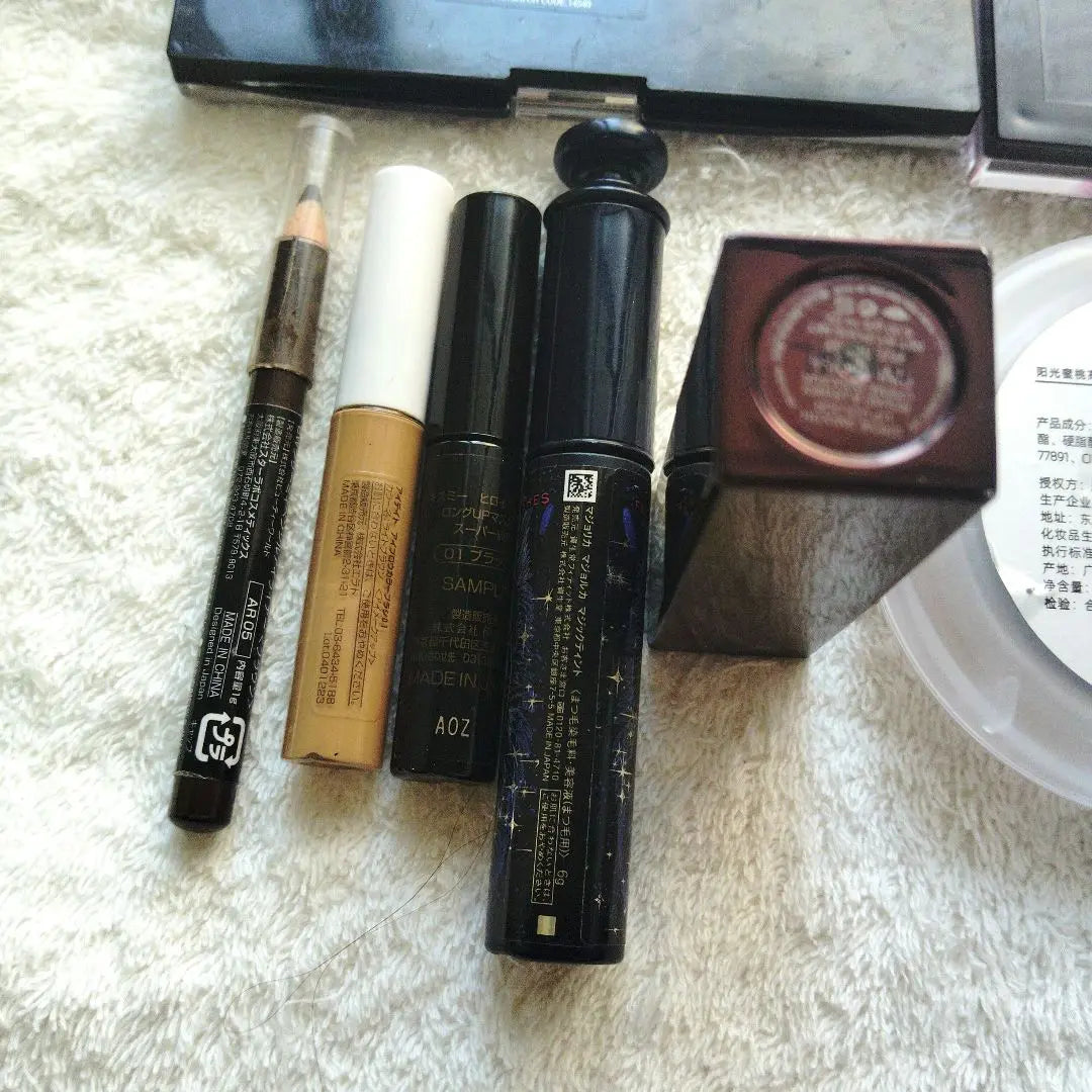 Cosmetics bulk sale second hand item