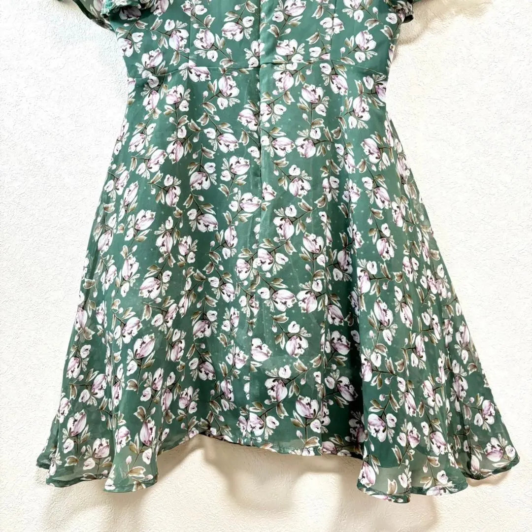 sister jane deep V-neck flower print mini dress M green