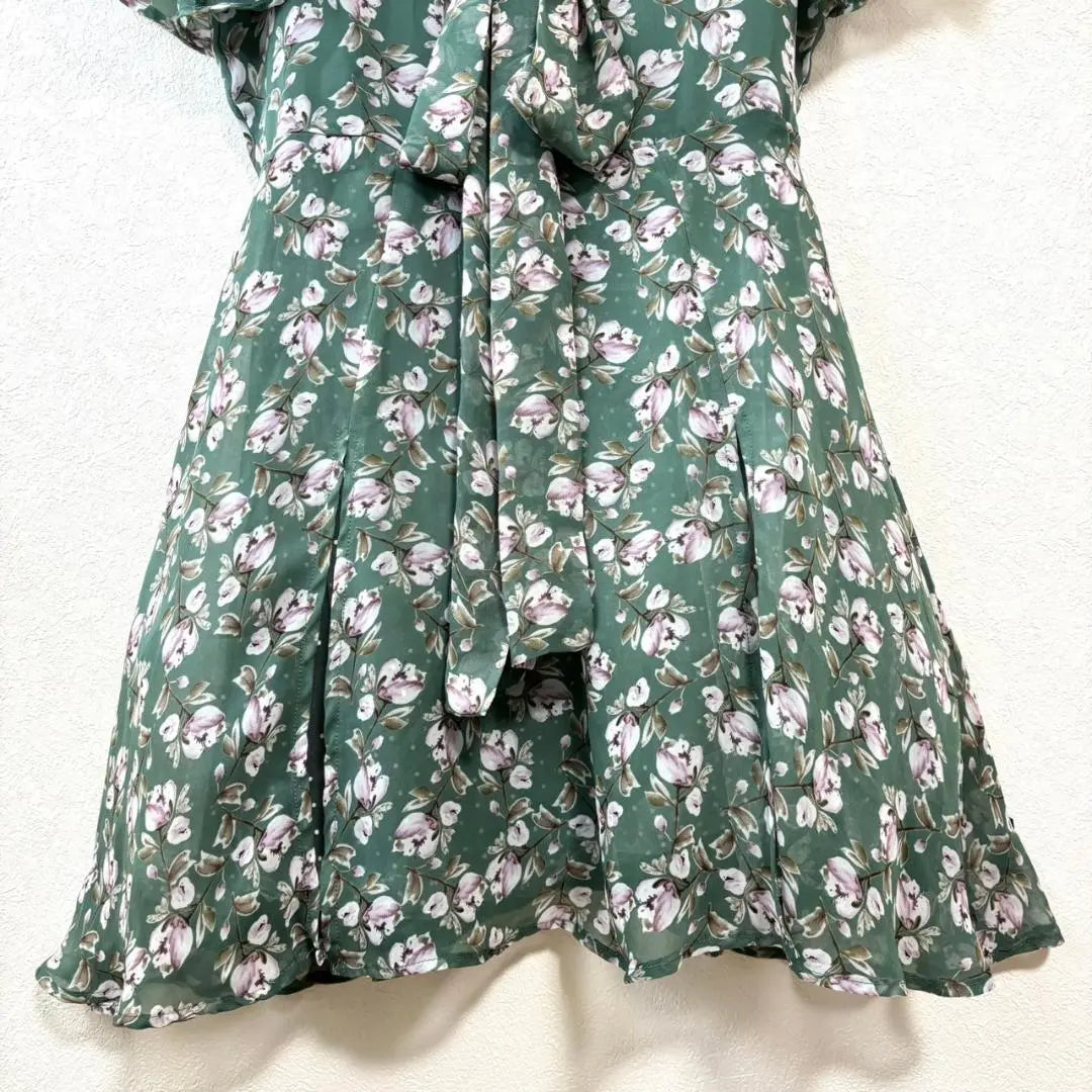 sister jane deep V-neck flower print mini dress M green