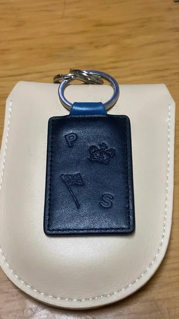 With Paul Smith leather key chain logo | Paul Smith レザー キーホルダー ロゴ付き