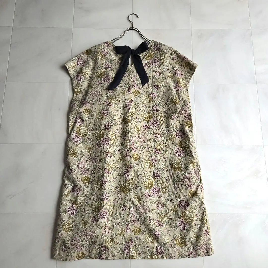 Nubes soleadas Vestido estampado estilo gobelino Manga francesa | Nubes soleadas ゴブラン織り風 プリントワンピース フレンチスリーブ