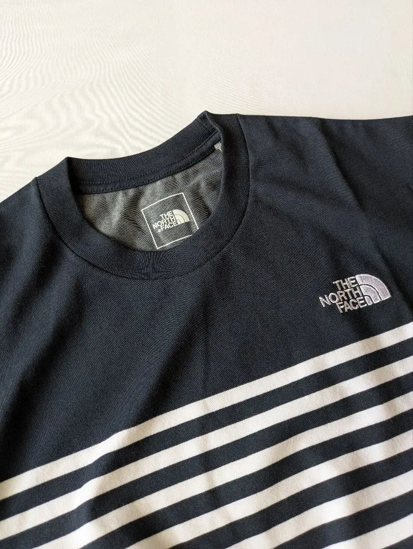 Nuevo ✨ Camiseta de manga corta con borde de panel The North Face Tea