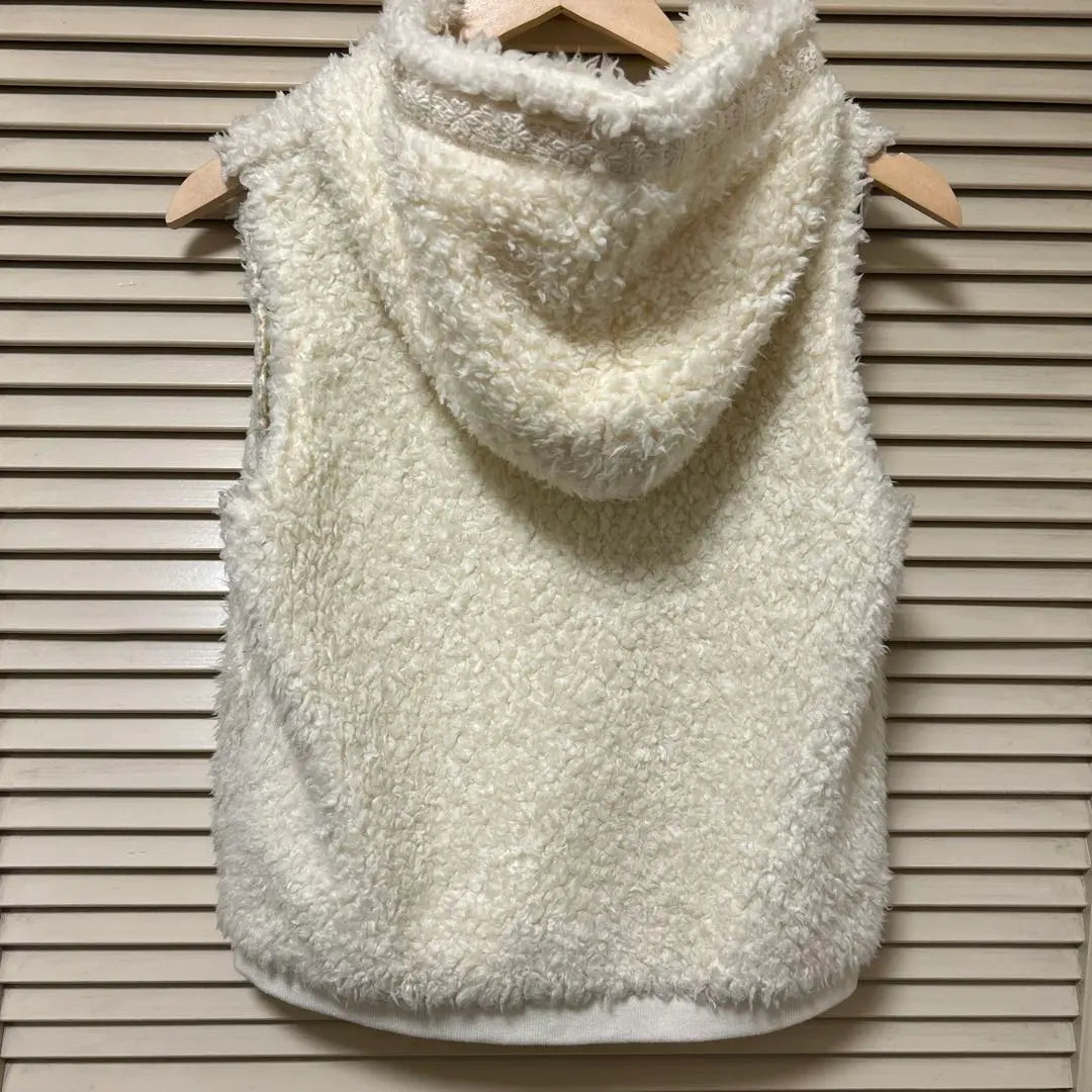 Fleece hooded vest cream color 46