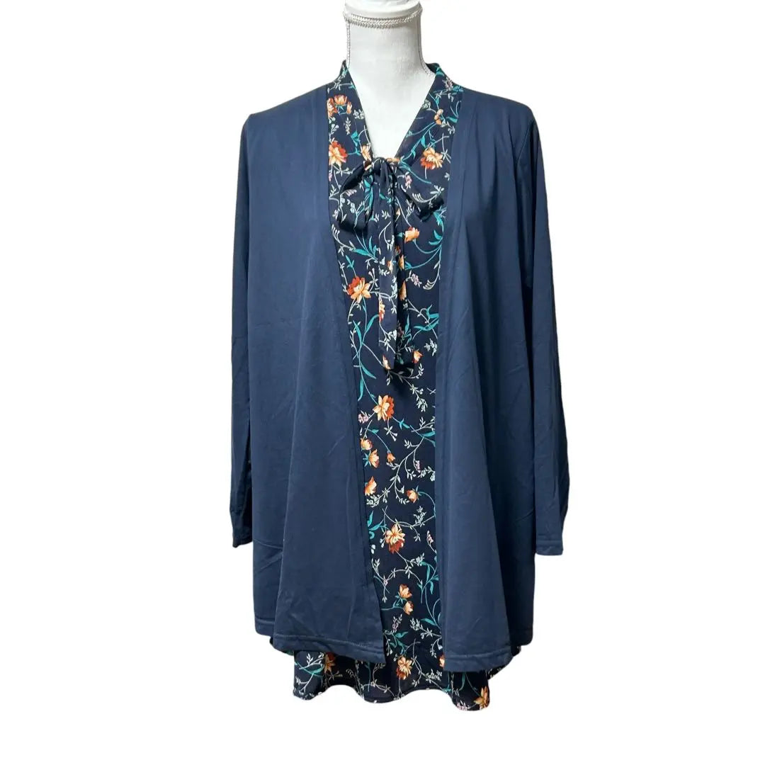 New tagged 5L Navy Floral Ribbon Top Cardigan Docking