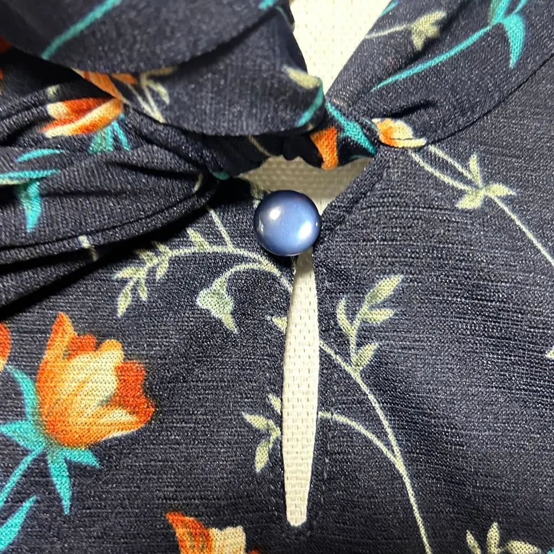 New tagged 5L Navy Floral Ribbon Top Cardigan Docking