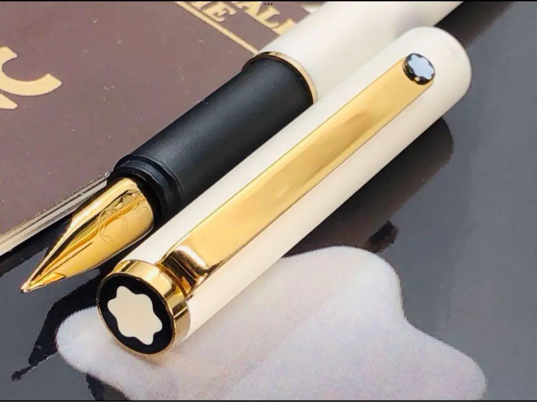 Mont Blanc Unused Pole Beauty Rare Pure White Color Axis S Line No2118 million Annual Pens