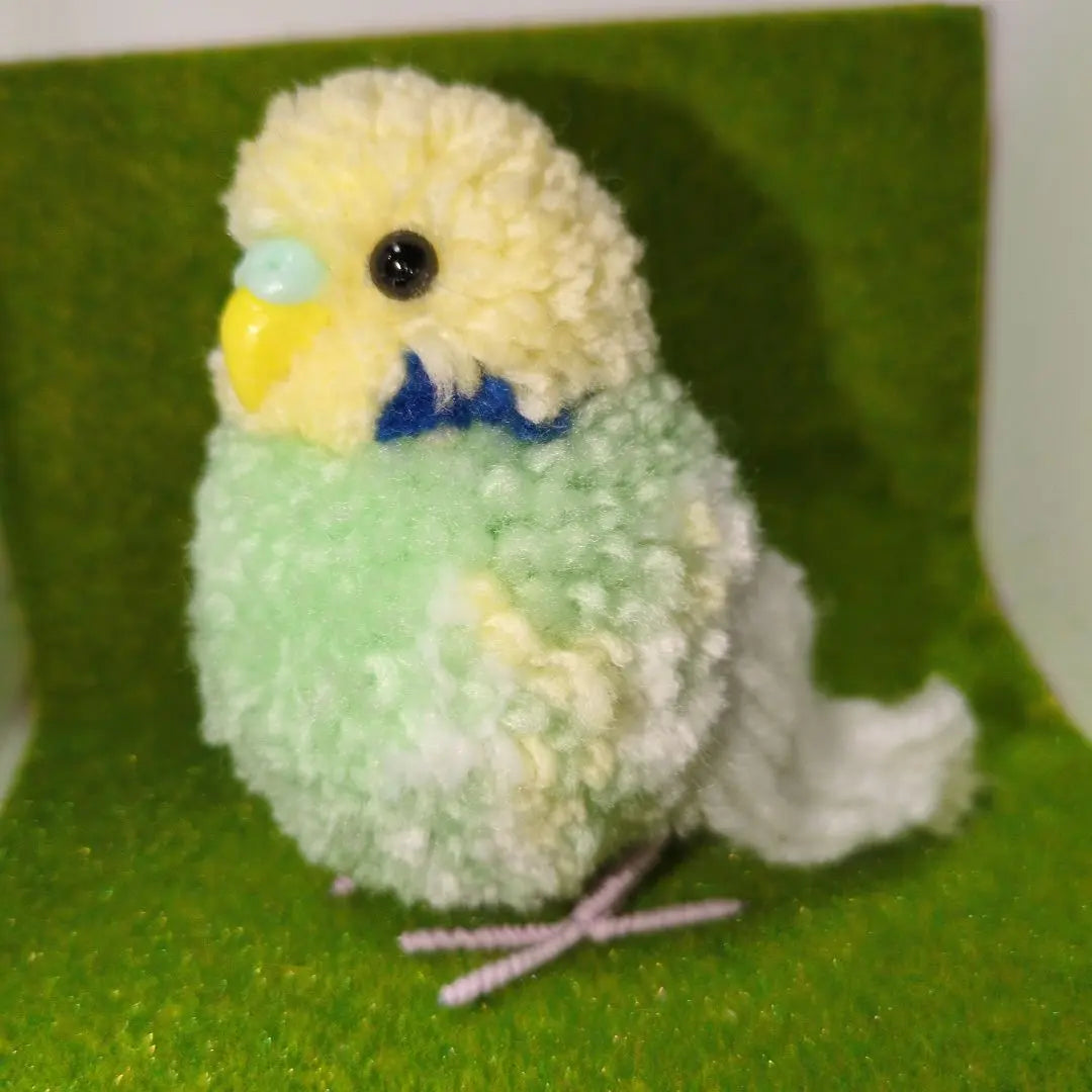 Little bird Ponpon Emerald Green Budgerigar