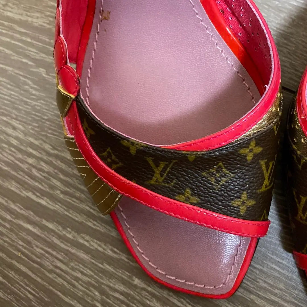 Beautiful condition, boxed Louis Vuitton LOUIS VUITTON sandals 38 1/2