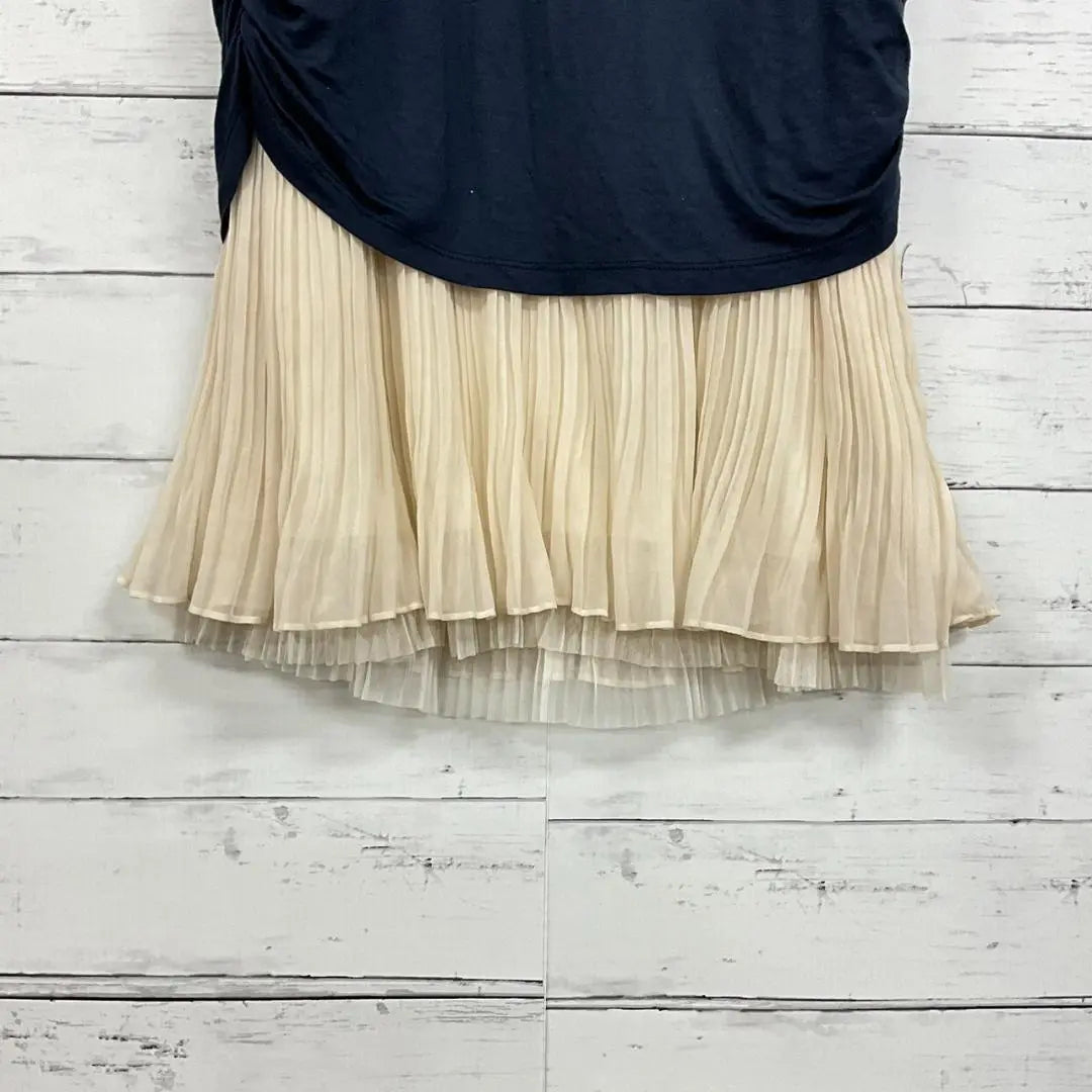 UNTITLED Drape One-piece Pleated Hem Switching Navy Size 2