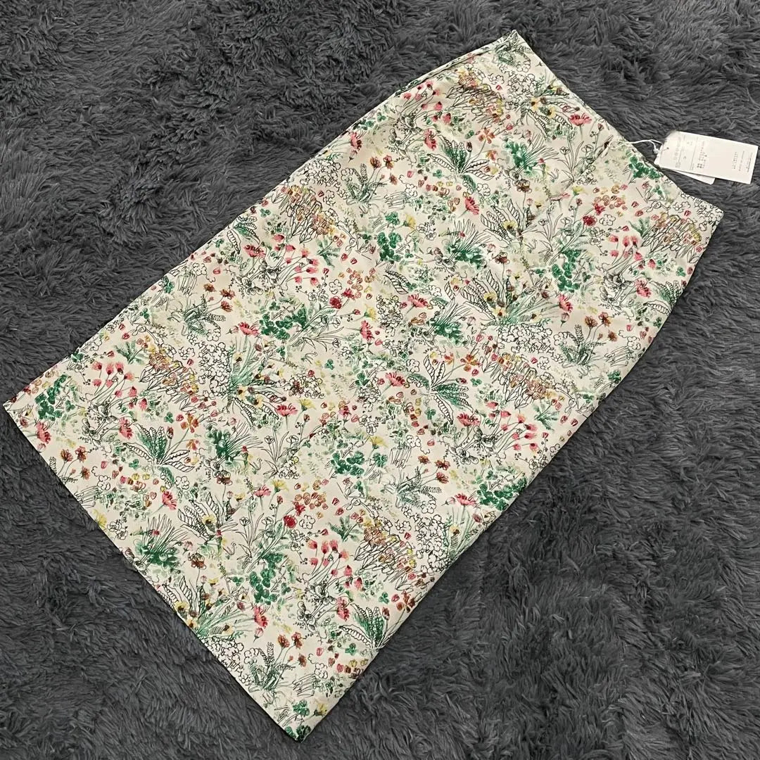 Tag Tomorrowland Flower Garden Jacquard Side Vent I-Line Skirt