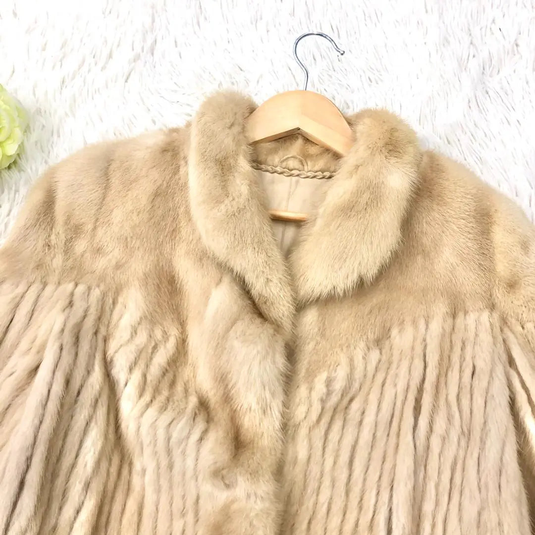 Beautiful condition White mink fur coat Real fur genuine fur design half coat