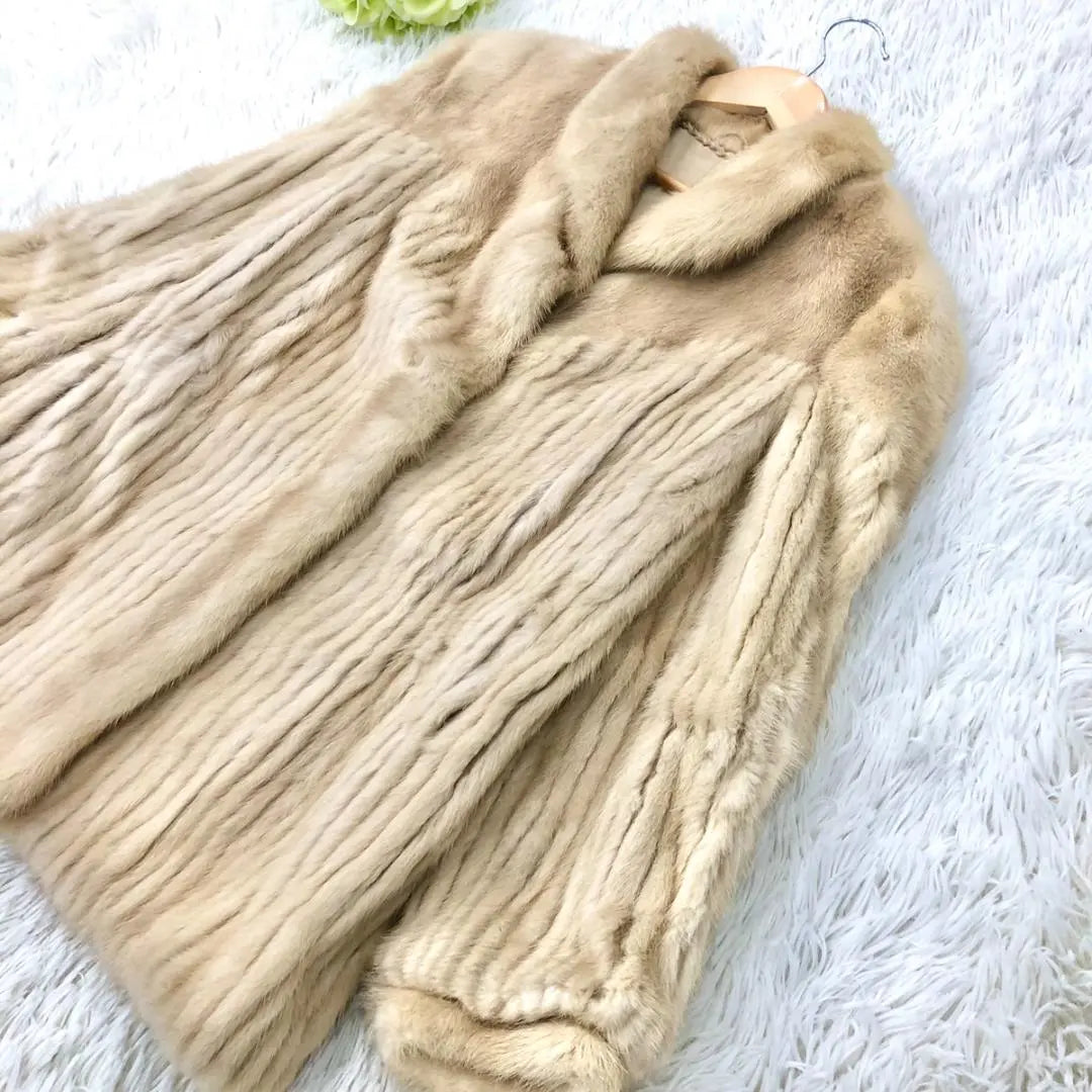 Beautiful condition White mink fur coat Real fur genuine fur design half coat