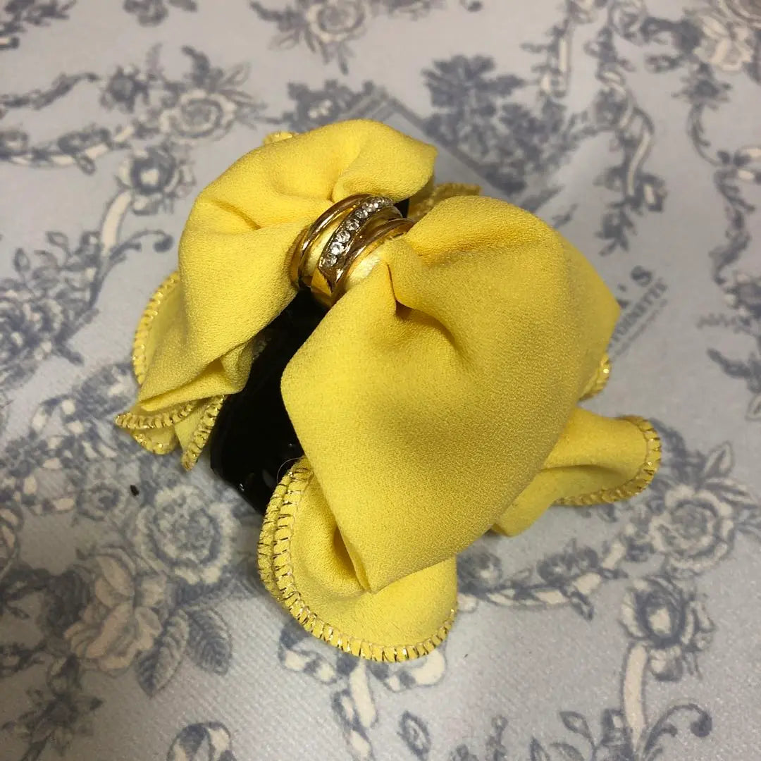 Vance clip Hair clip Yellow ribbon Barrette