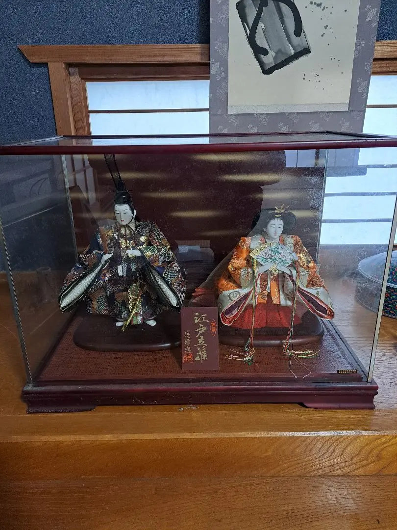 Hina dolls Edo standing Hina, made by Toshiho, with glass case