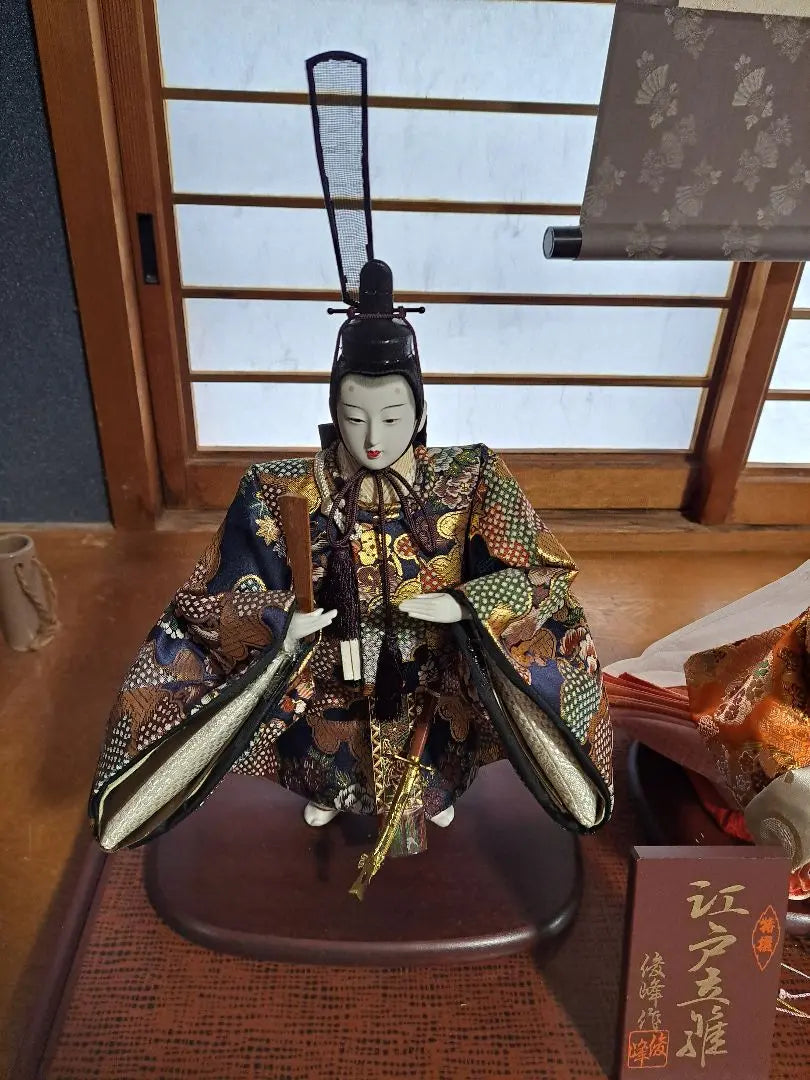 Hina dolls Edo standing Hina, made by Toshiho, with glass case