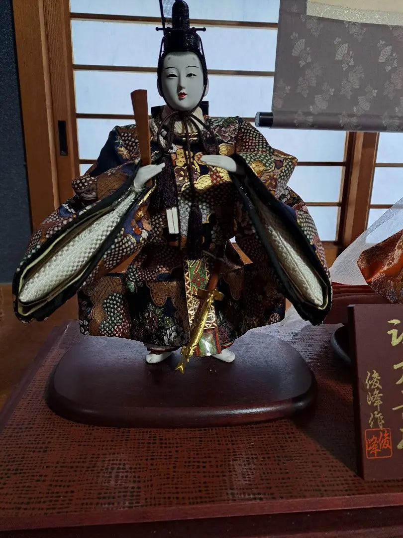 Hina dolls Edo standing Hina, made by Toshiho, with glass case