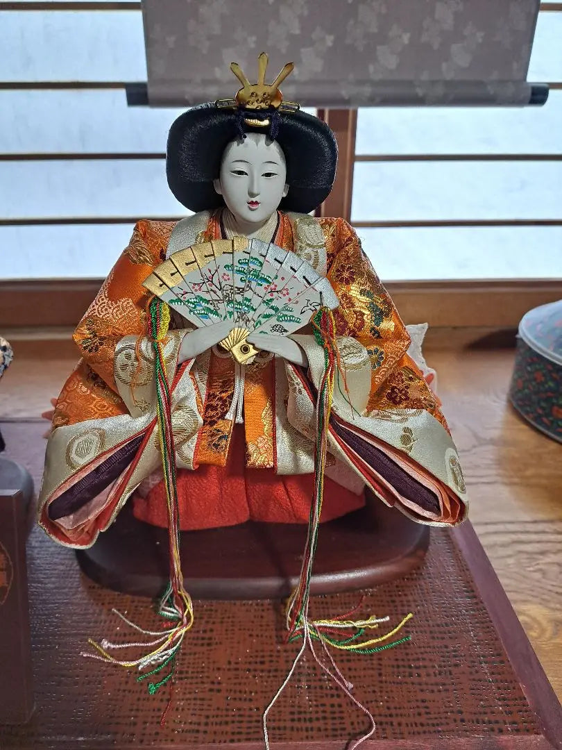 Hina dolls Edo standing Hina, made by Toshiho, with glass case