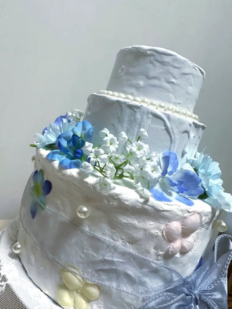 Pastel de arcilla de 3 niveles azul hecho a mano cumpleaños boda actividades favoritas