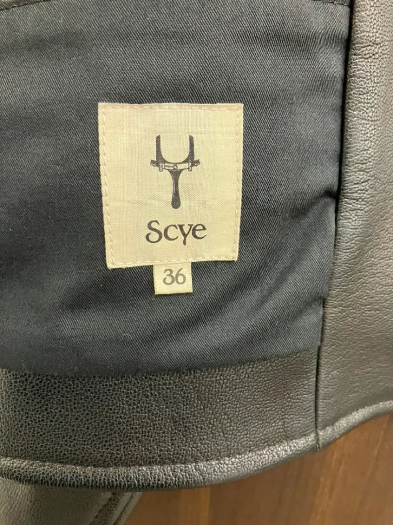 Chaqueta de cuero negra para un solo jinete de SCYE, talla 36