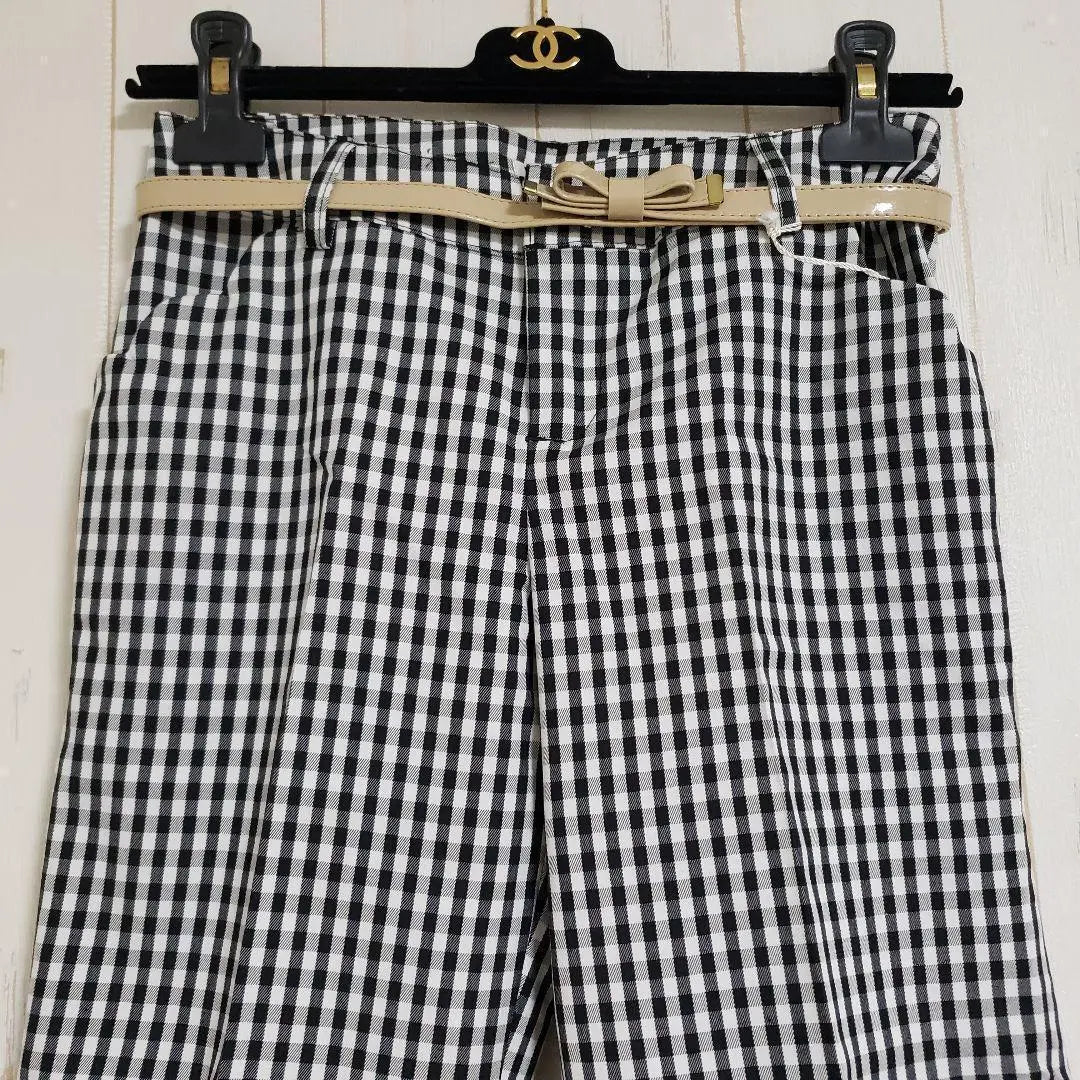 New △Pattern Fiona △Cropped 7-part check pants with belt, black and white S