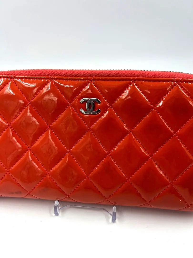 CHANEL Matelasse Patent Leather Enamel Round Zipper Long Wallet