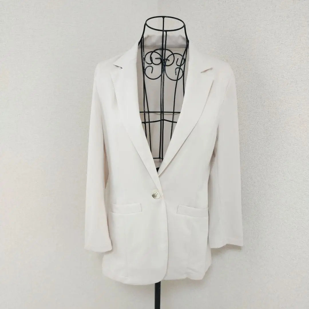 Lautreimont, beautiful condition, tailored jacket, single, one button, beige