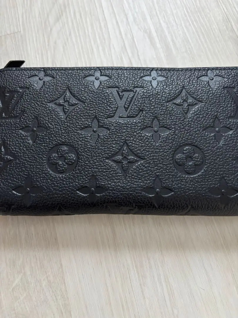 Cartera con cremallera de Louis Vuitton