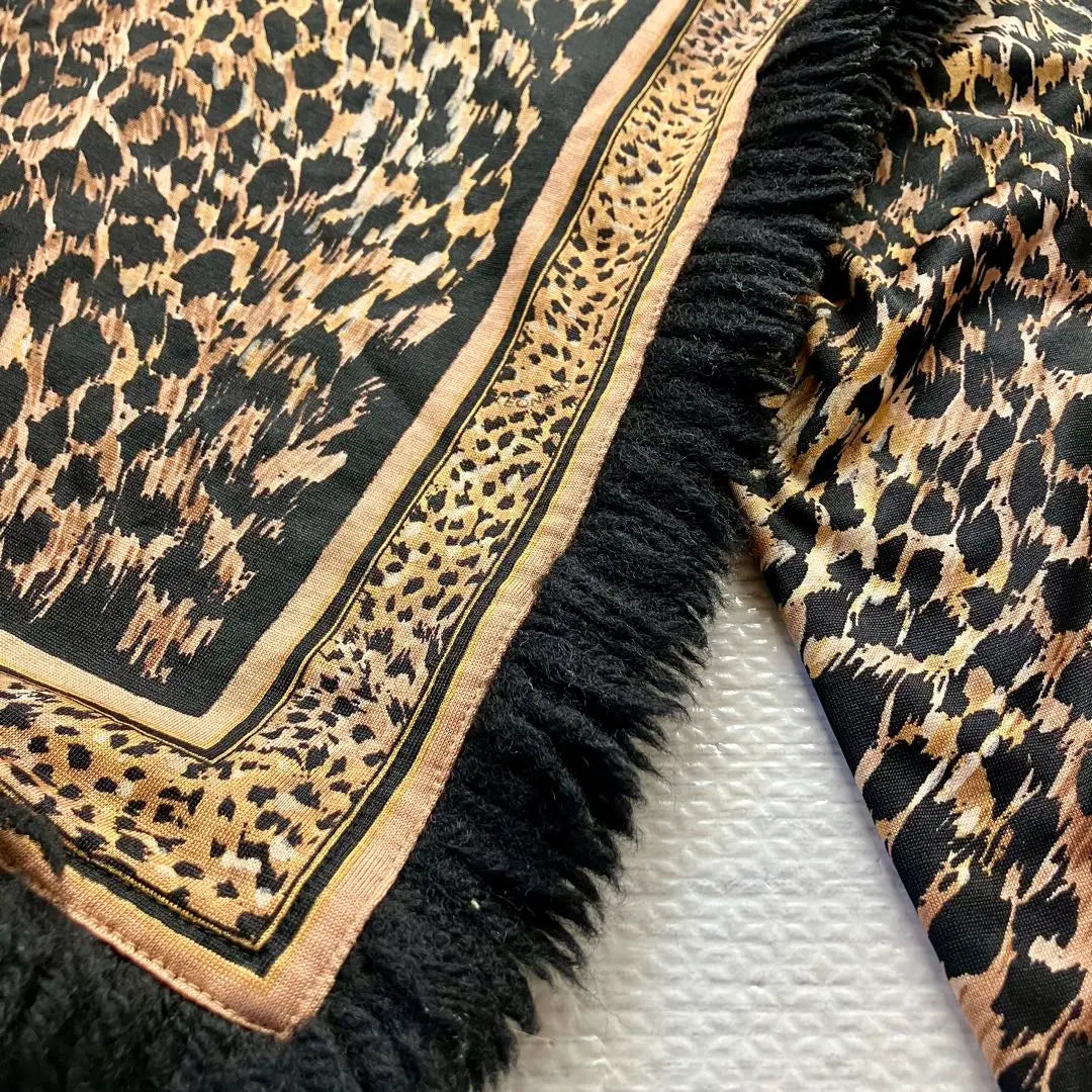 [Good condition] [Leonard] LEONARD Large shawl stole, leopard print, leopard | 【良品】【レオナール】LEONARD 大判ショールストール ヒョウ柄 レオパード