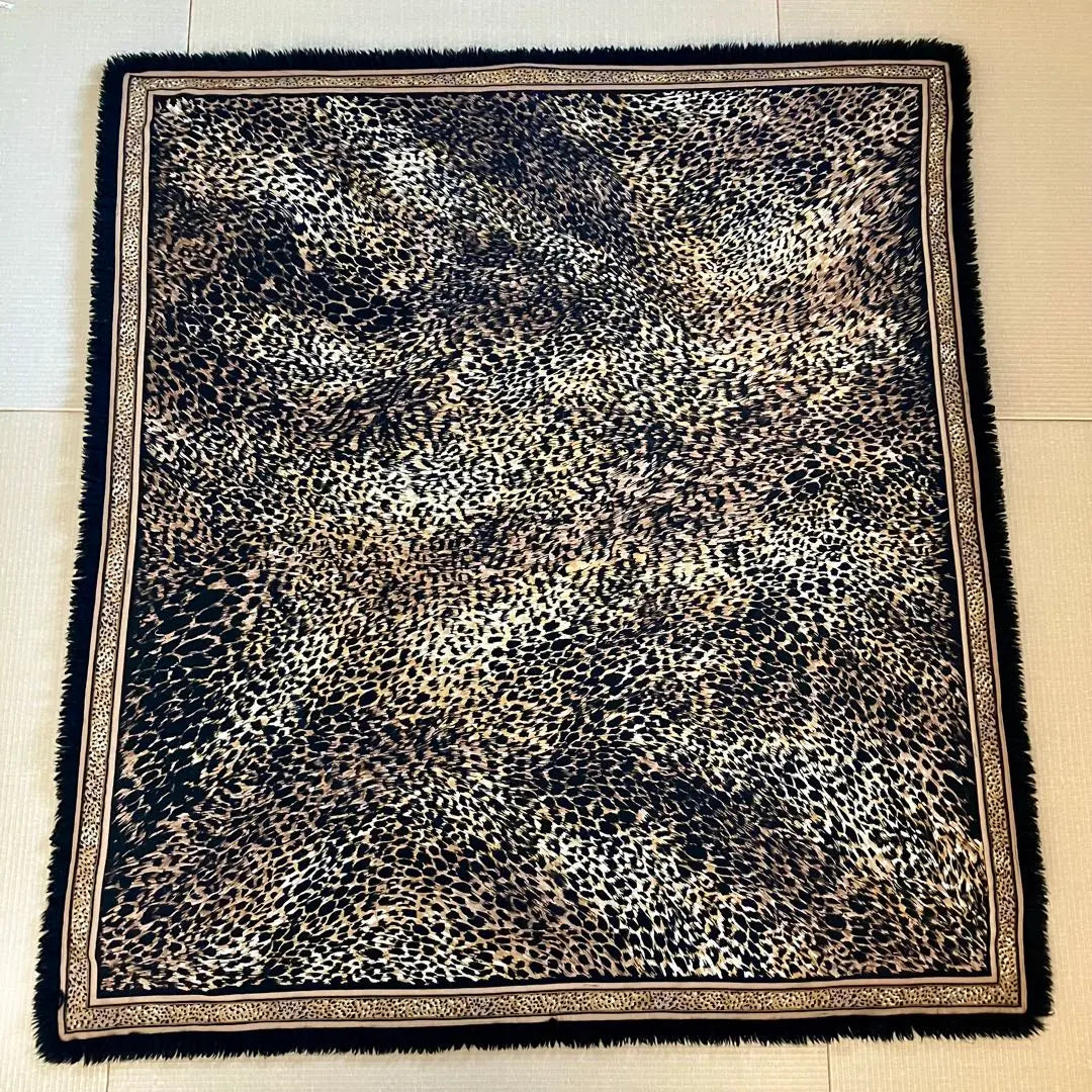 [Good condition] [Leonard] LEONARD Large shawl stole, leopard print, leopard | 【良品】【レオナール】LEONARD 大判ショールストール ヒョウ柄 レオパード