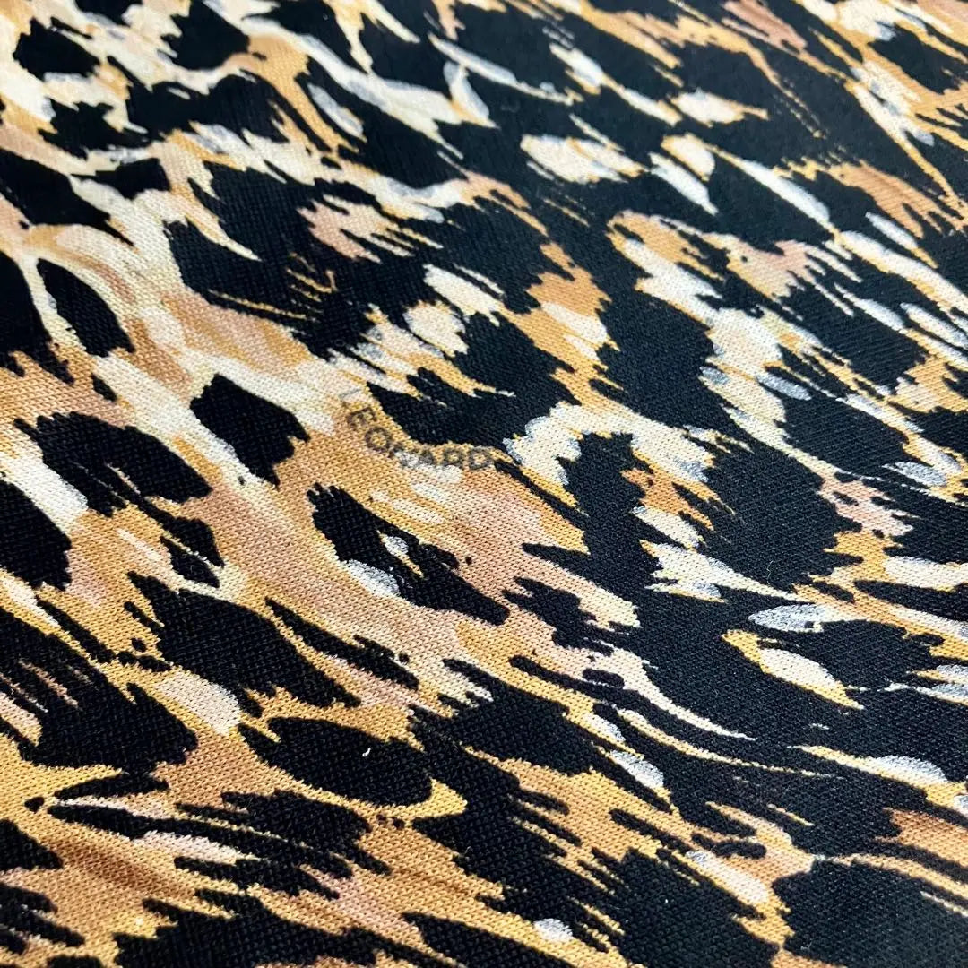 [Good condition] [Leonard] LEONARD Large shawl stole, leopard print, leopard | 【良品】【レオナール】LEONARD 大判ショールストール ヒョウ柄 レオパード