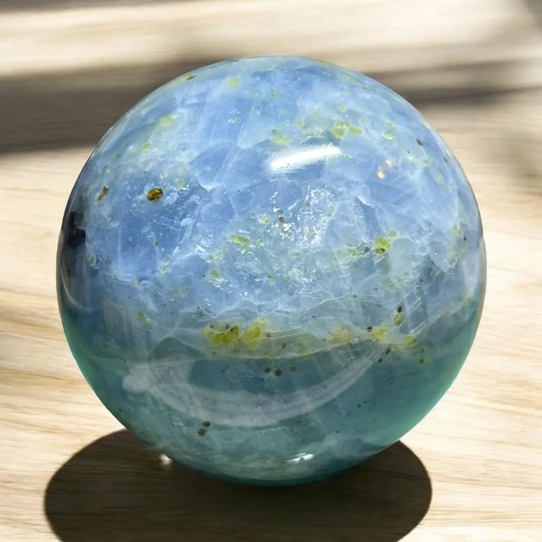 [New] Celestite with a lovely blue and pattern, Peridot also coexisted with Syrah Sphere | 【新品】ブルーと模様が素敵なセレスタイト　ペリドットも共生　シラーありスフィア