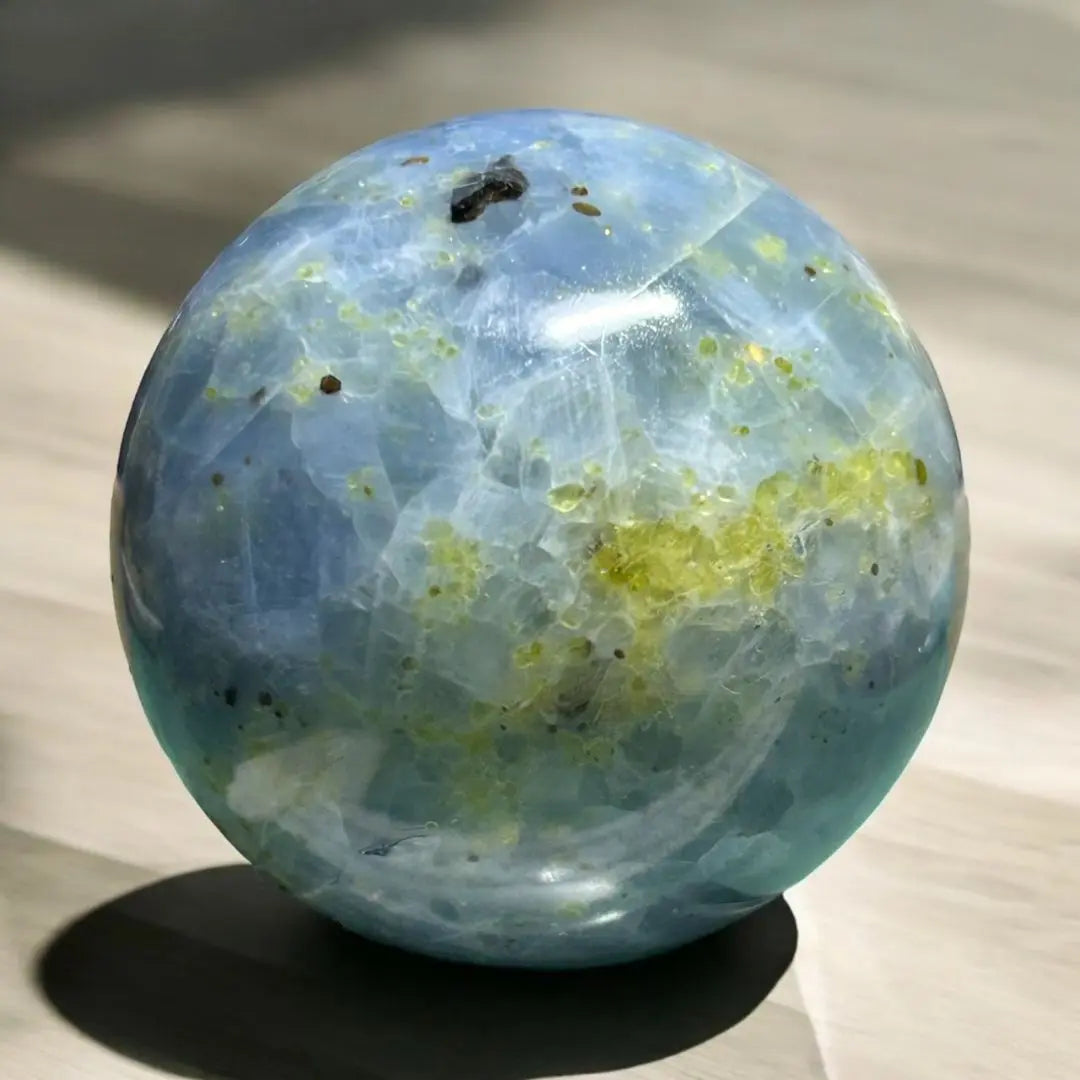 [New] Celestite with a lovely blue and pattern, Peridot also coexisted with Syrah Sphere | 【新品】ブルーと模様が素敵なセレスタイト　ペリドットも共生　シラーありスフィア