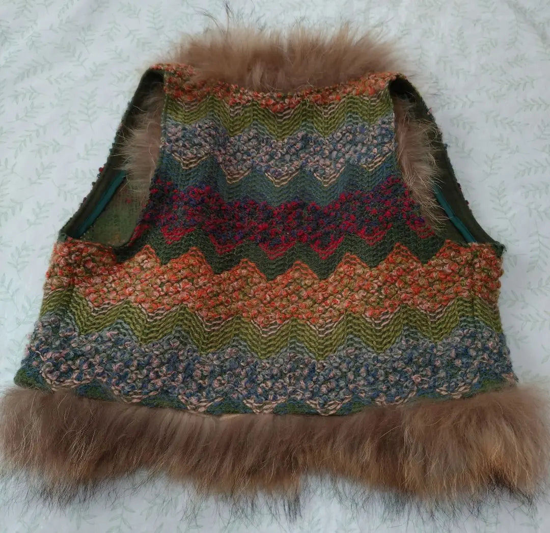 Expressive Sleeveless Cardigan Bolero Angola Blend Raccoon Fur