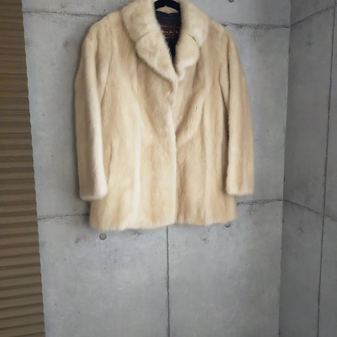 [Good condition] Moonbat No. 9 High-quality fur Popular white