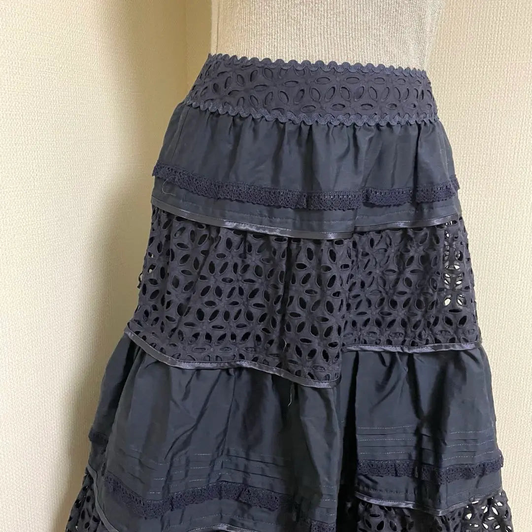 [New tag included] Royce Crayon Die-cut Lace Volume Meetiered Long Skirt