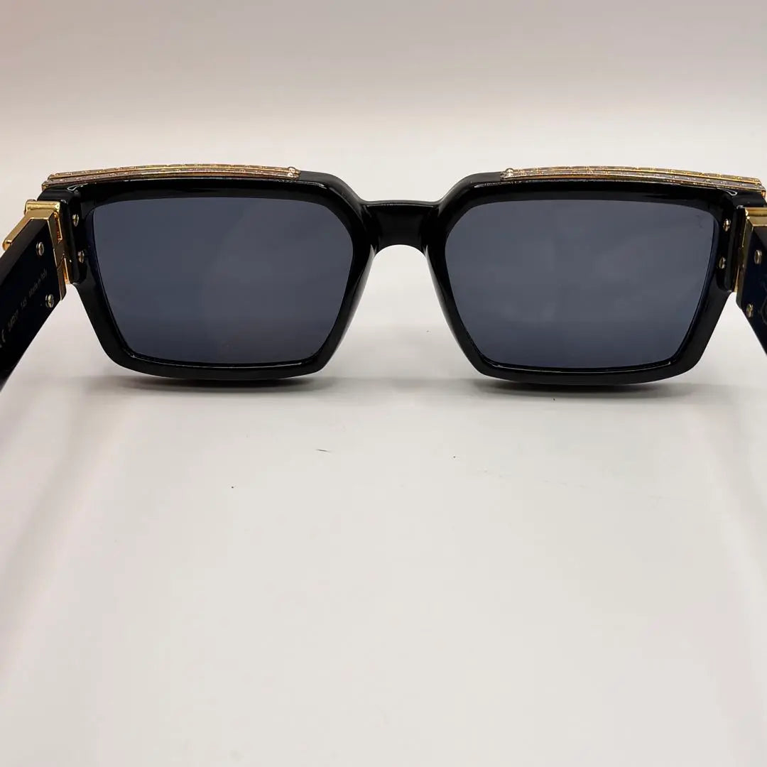 ⭐︎Very popular & superb condition⭐︎ Louis Vuitton sunglasses Millionaire Z1165E