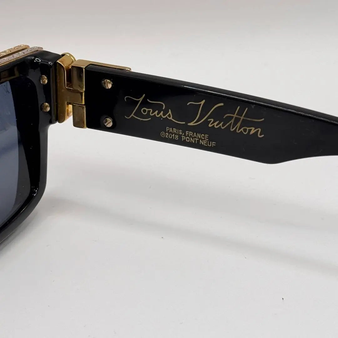 ⭐︎Very popular & superb condition⭐︎ Louis Vuitton sunglasses Millionaire Z1165E